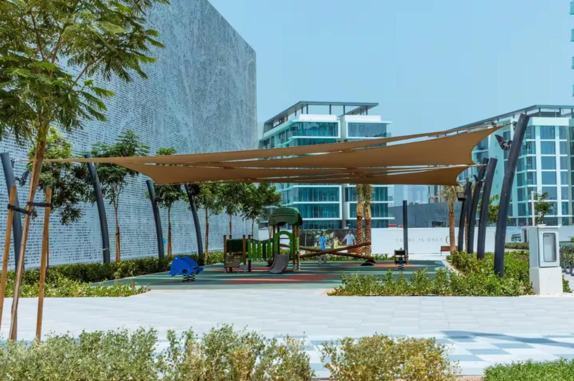 Modern 1br For 4 With Breathtaking Lagoon Views Apartment *