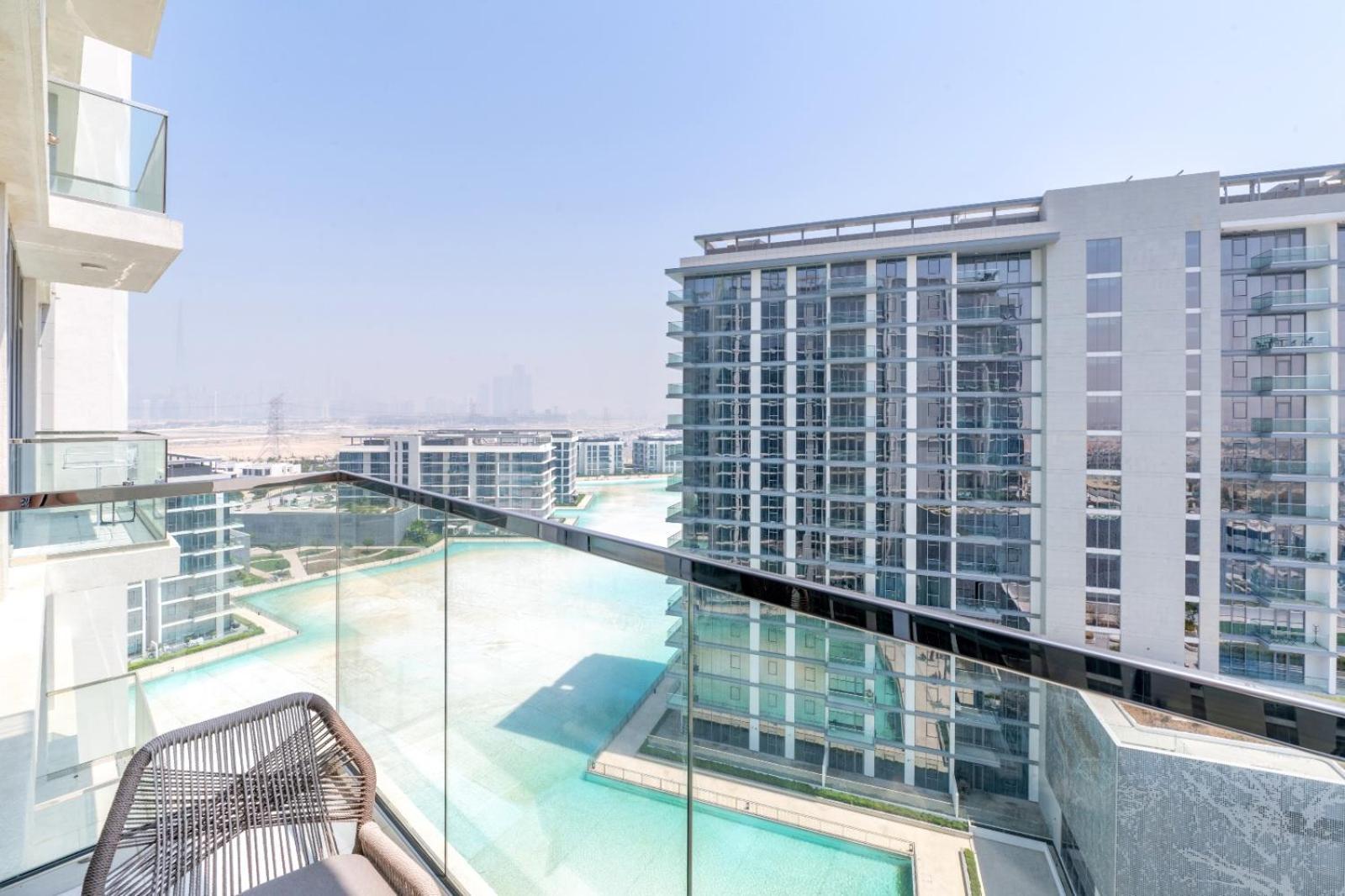 Modern 1br For 4 With Breathtaking Lagoon Views Dubai